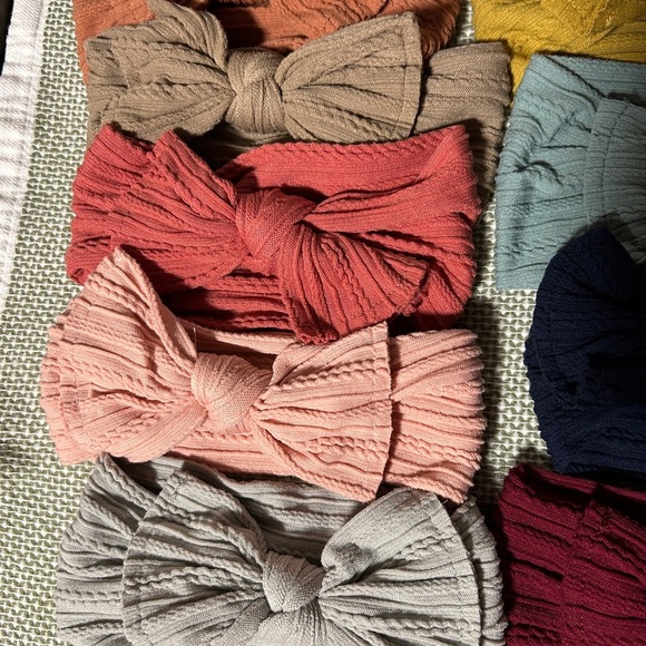 Assorted Baby Headbands with Bows and Flowers - Picture 7 of 14